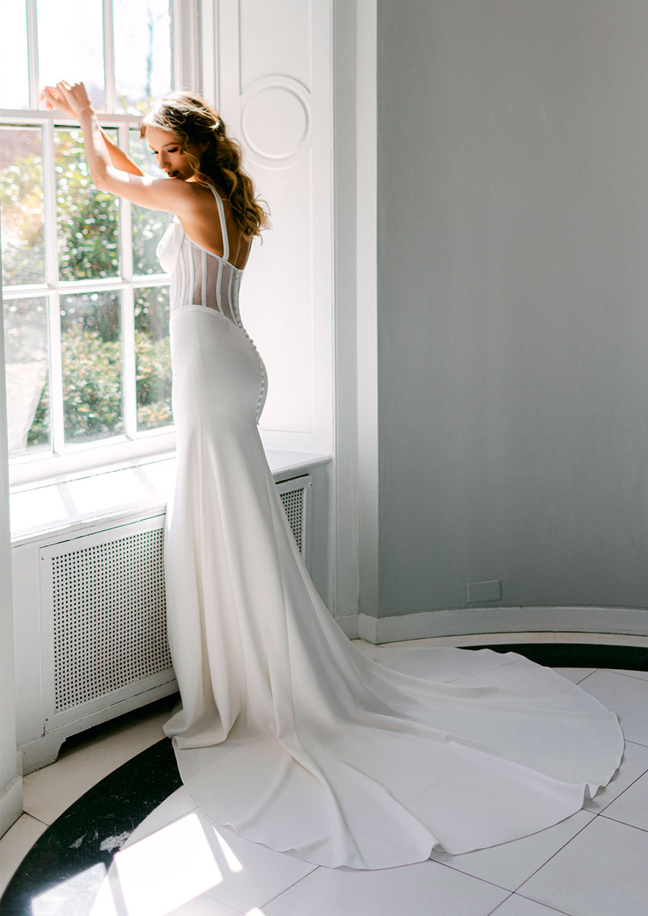 Wedding dress model Glory - Thin straps sweetheart neck, trumpet gown with chapel train - Verdin New York