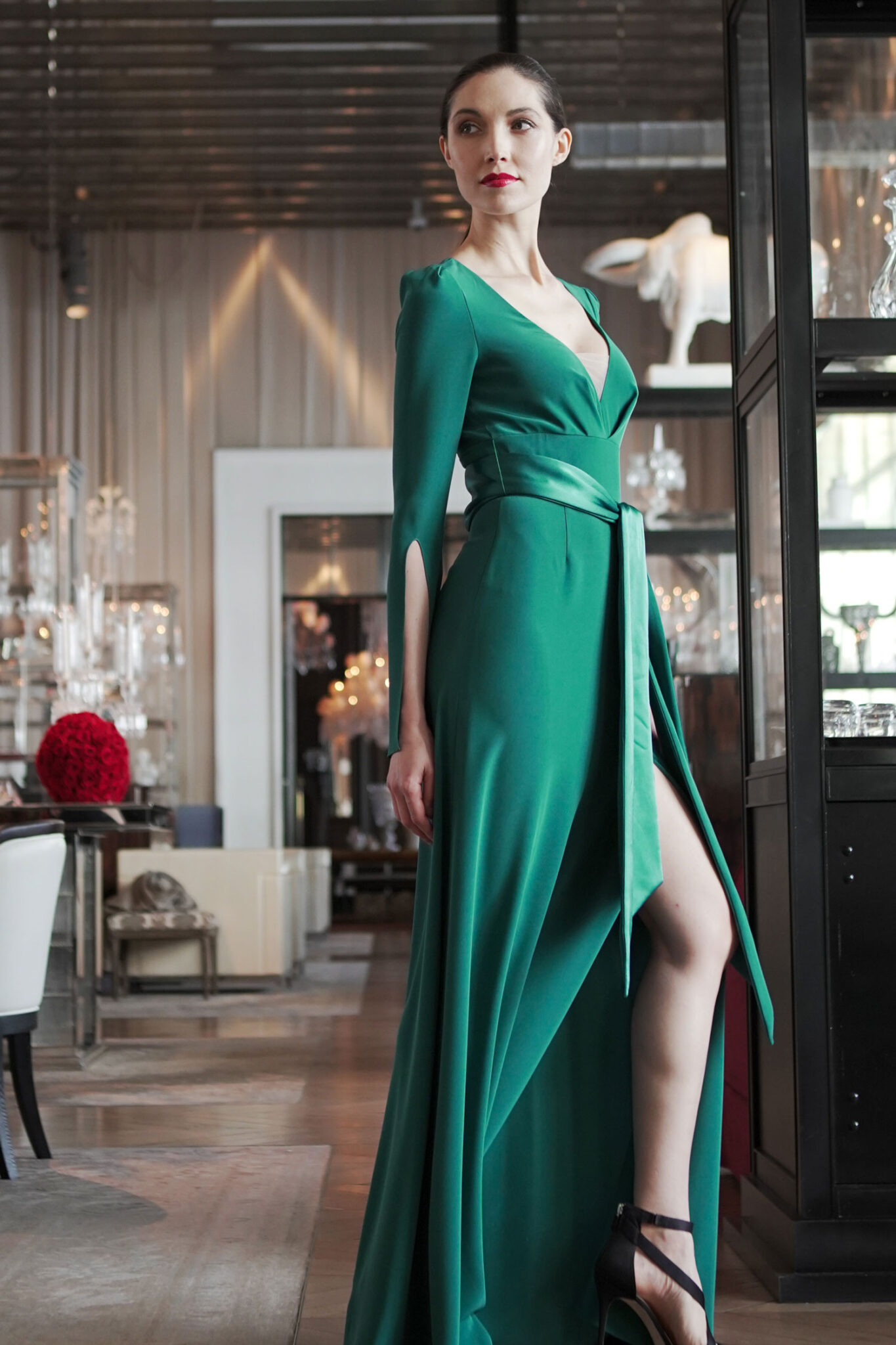 Fairytale collection - Look 1 - Open green dress with long sleevs - Verdin New York