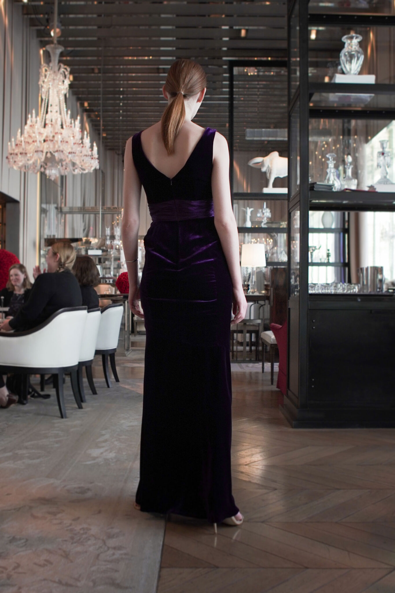 Fairytale Look 8 - Elegant long drerss & sleevelees in purple - Verdin New York